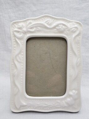 Ceramic Roses And Ribbons Table Picture Frame For 2.5 x 3.5 Photos